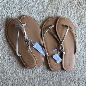 Old Navy Gold & Sliver sandals (2) pairs